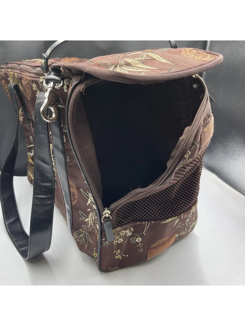 Pet Carrier- Perfect For Small- Medium Pets Pre Owned Travel Bag